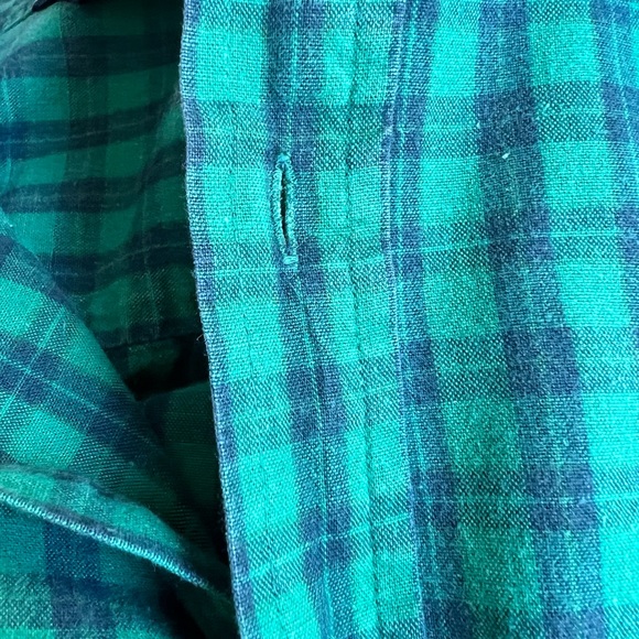 WOOLRICH 80s vintage size medium navy and green plaid cotton button down - Picture 5 of 5